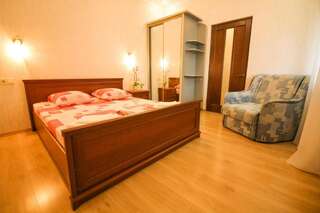 Апартаменты Guesthouse Dmitrieva Ялта Апартаменты с 2 спальнями-3