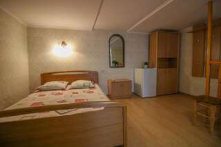 Апартаменты Guesthouse Dmitrieva Ялта Апартаменты с душем-3