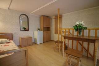 Апартаменты Guesthouse Dmitrieva Ялта Апартаменты с душем-5