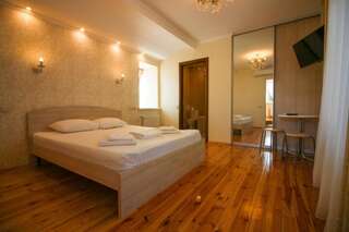 Апартаменты Guesthouse Dmitrieva Ялта Апартаменты с террасой-1