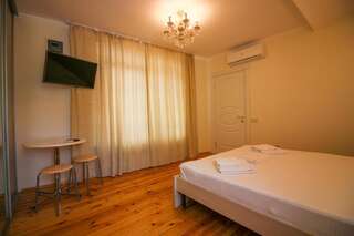 Апартаменты Guesthouse Dmitrieva Ялта Апартаменты с террасой-2