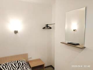 Апартаменты Guesthouse Dmitrieva Ялта Двухместный номер с 1 кроватью и балконом-9