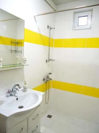 Апартаменты Guesthouse Dmitrieva Ялта Апартаменты - 1-й этаж-8