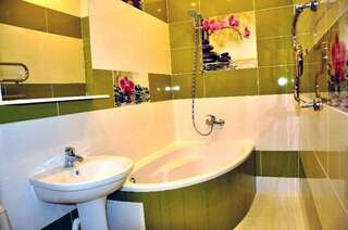 Апартаменты Guesthouse Dmitrieva Ялта Апартаменты с 3 спальнями-5