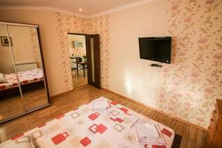 Апартаменты Guesthouse Dmitrieva Ялта Апартаменты Делюкс-2