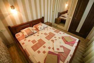 Апартаменты Guesthouse Dmitrieva Ялта Апартаменты Делюкс-10