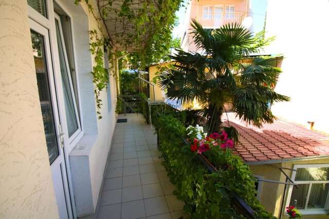 Апартаменты Guesthouse Dmitrieva Ялта-103